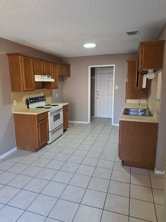 Building Photo - 4525 Compass Ct