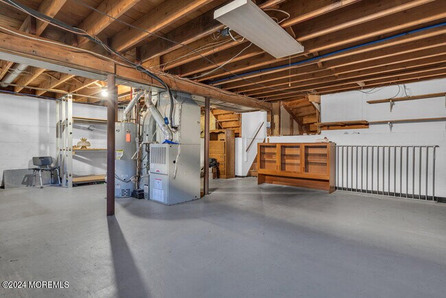 Building Photo - 691 Sussex Ct