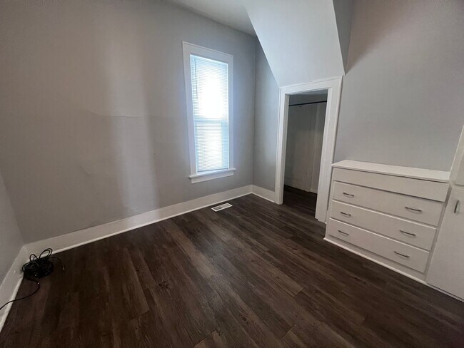 Building Photo - Two Bedroom Home - NE Side of Grand Rapids!