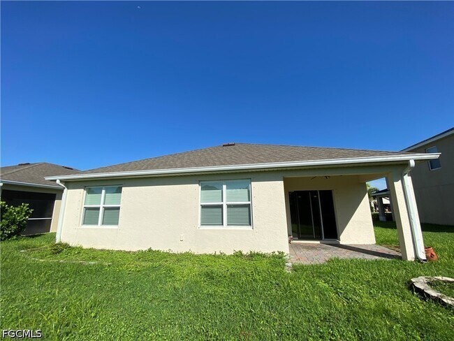 Building Photo - 3425 Cancun Ct