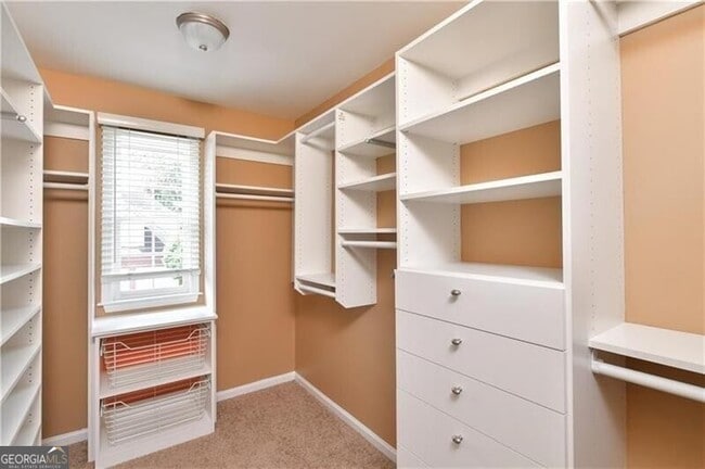 Building Photo - 905 Lancaster Way NW