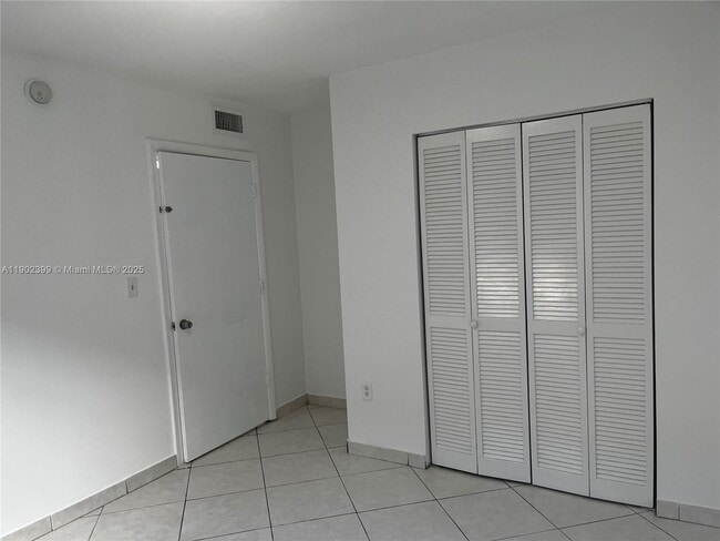 Building Photo - 181 NW 47th Ave