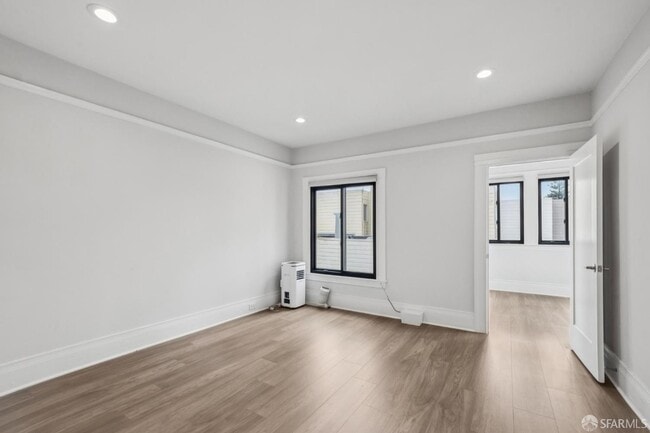 Building Photo - 487 18th Ave