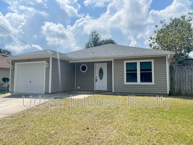 Primary Photo - 342 Apple Dr