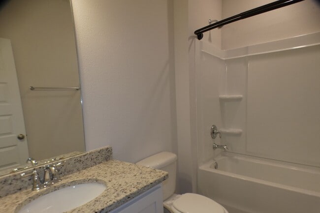 Building Photo - 4-Bedroom Home - Community Pool