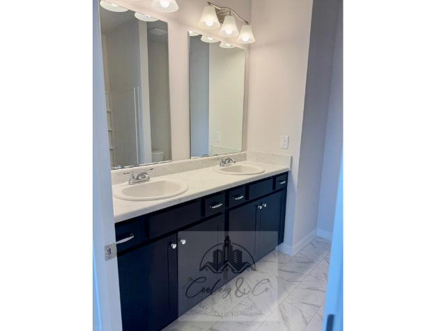 Building Photo - 42 Floating Brg Trl