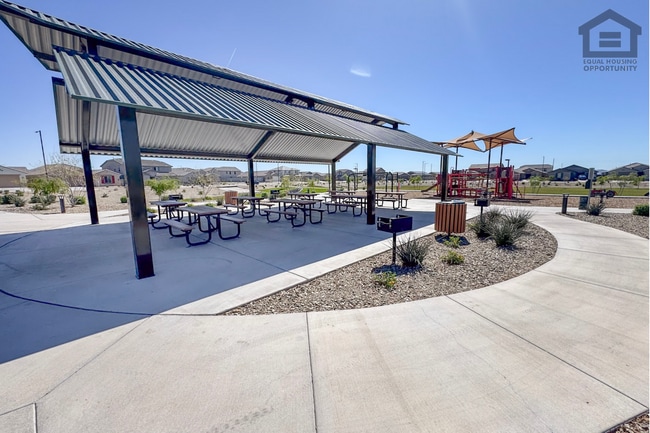 Building Photo - 7407 S Sunrise Way