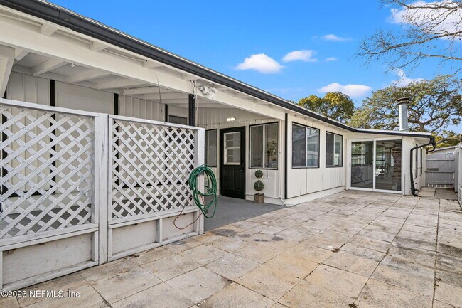 Building Photo - 903 Palermo Rd