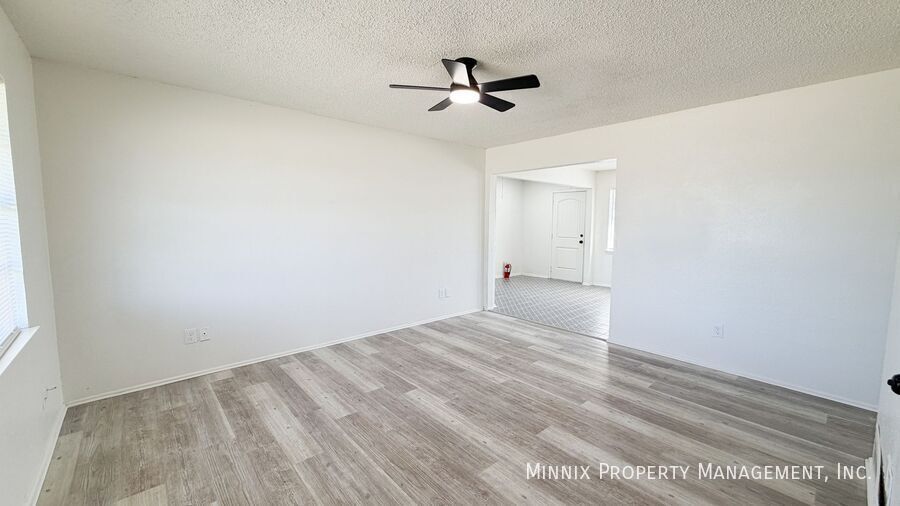 Building Photo - 4615 Grinnell St