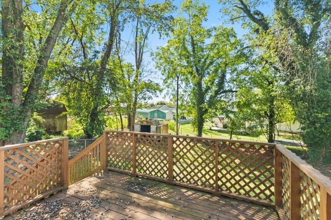 Building Photo - 1308 Columbia Rd