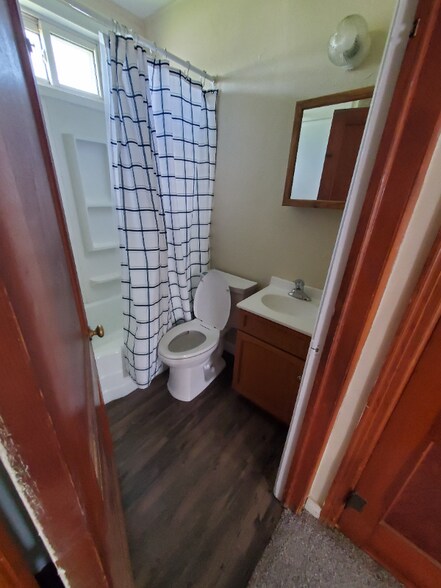 Building Photo - 722 Wildwood Dr