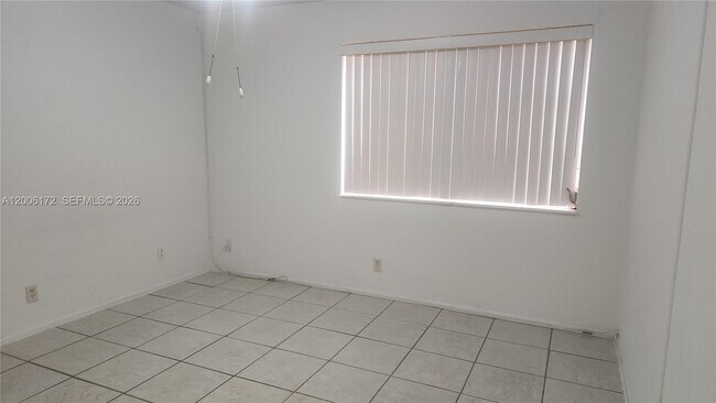 Building Photo - 13707 Kendale Lakes Cir