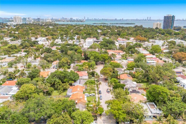 Building Photo - 429 NE 73rd St