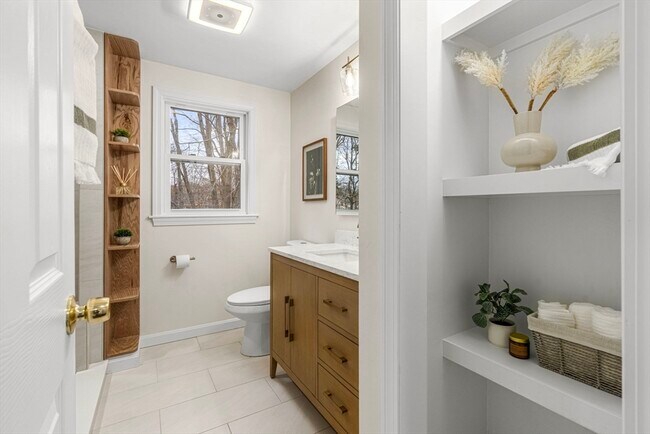 Building Photo - 7 Old North Rd