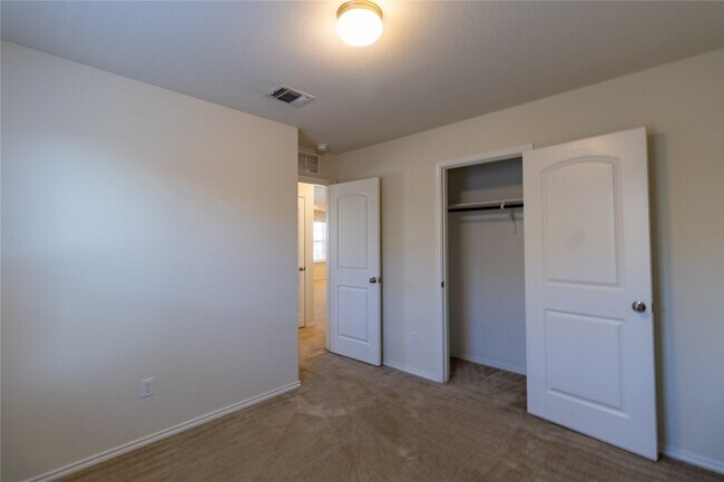 Building Photo - 11801 Jackson Fls Wy