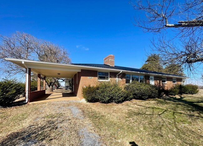 Primary Photo - Secluded home in Nathalie, VA