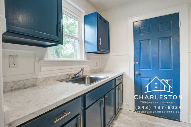 Building Photo - 2607 Madden Dr