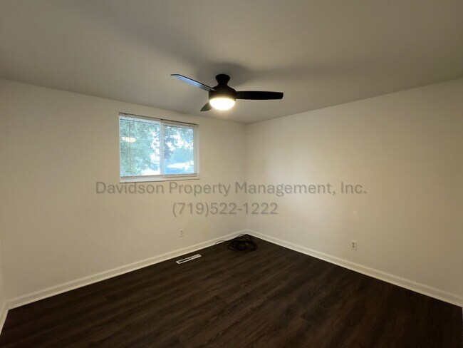 Building Photo - Cozy and Updated 3 Bedroom House in Stratm...