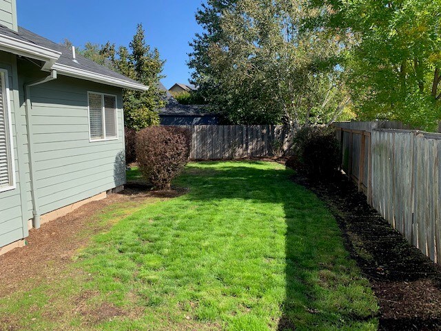 Building Photo - 7403 Shadowwood Ct NE