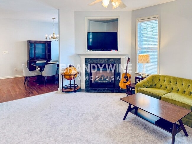 Building Photo - 967 Cairn Creek Dr