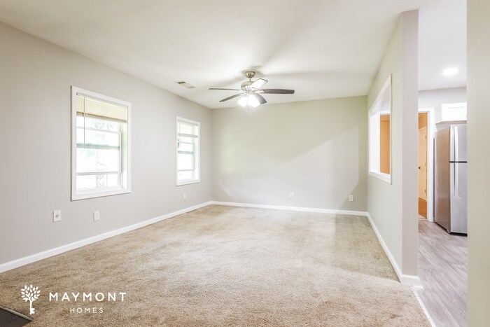 Building Photo - 629 Roxbury Dr