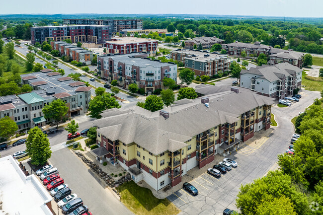 Aerial - Aurora Pointe Apartments