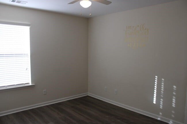 Building Photo - 234 Beckingham Dr