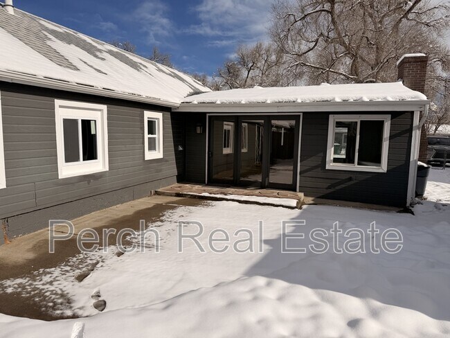 Building Photo - 105 S Kendall St