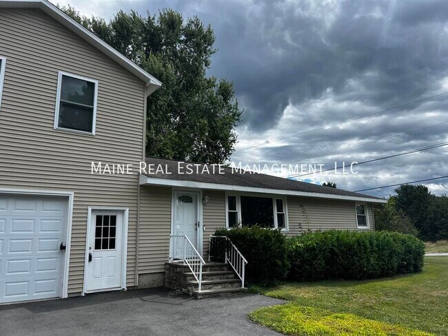 Building Photo - 287 Old County Rd