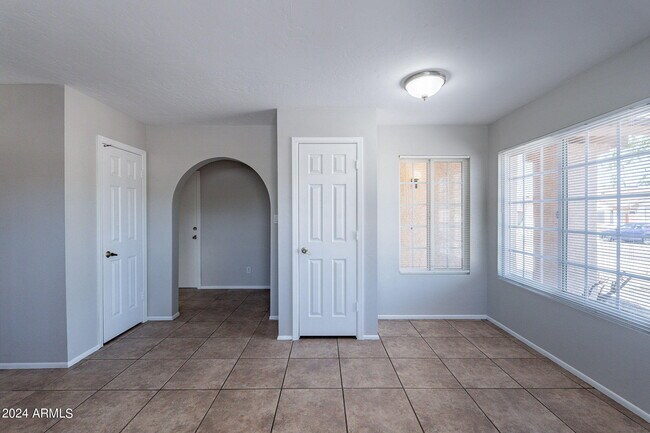 Building Photo - 4315 W Morrow Dr