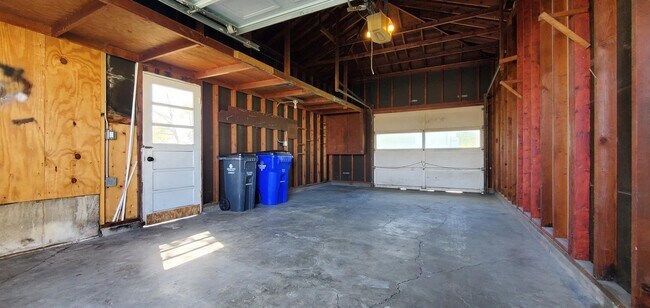 Building Photo - 3339 Henderson Ave SE