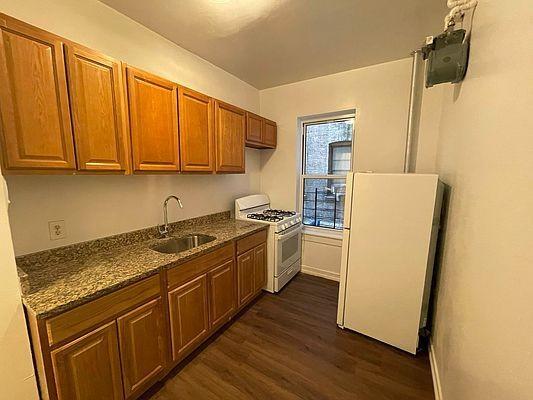 Building Photo - 1 bedroom in BRONX NY 10457