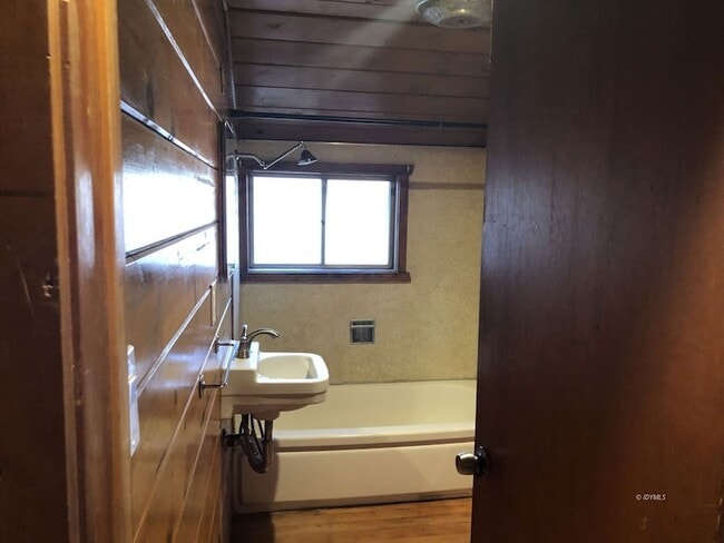 Building Photo - 54100 Pine Crest Ave