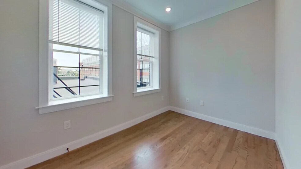 Building Photo - 202 Porter St