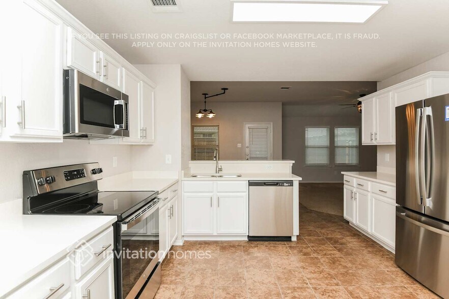 Building Photo - 224 Chimney Rock Dr