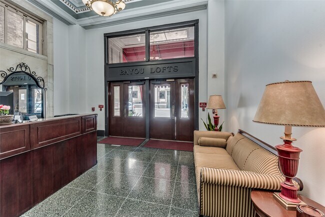 Building Photo - 915 Franklin St