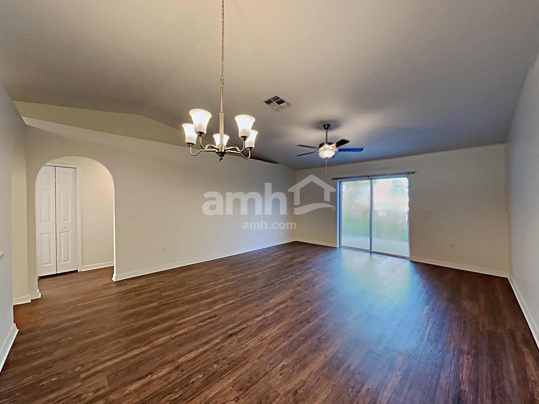 Building Photo - 520 Brown Bear Way
