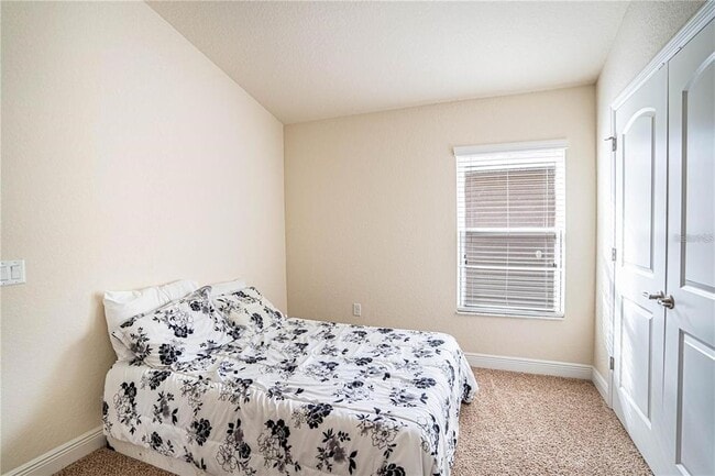Building Photo - 4023 Island Lakes Dr