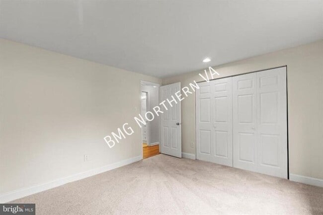 Building Photo - 8461 Yellow Leaf Ct