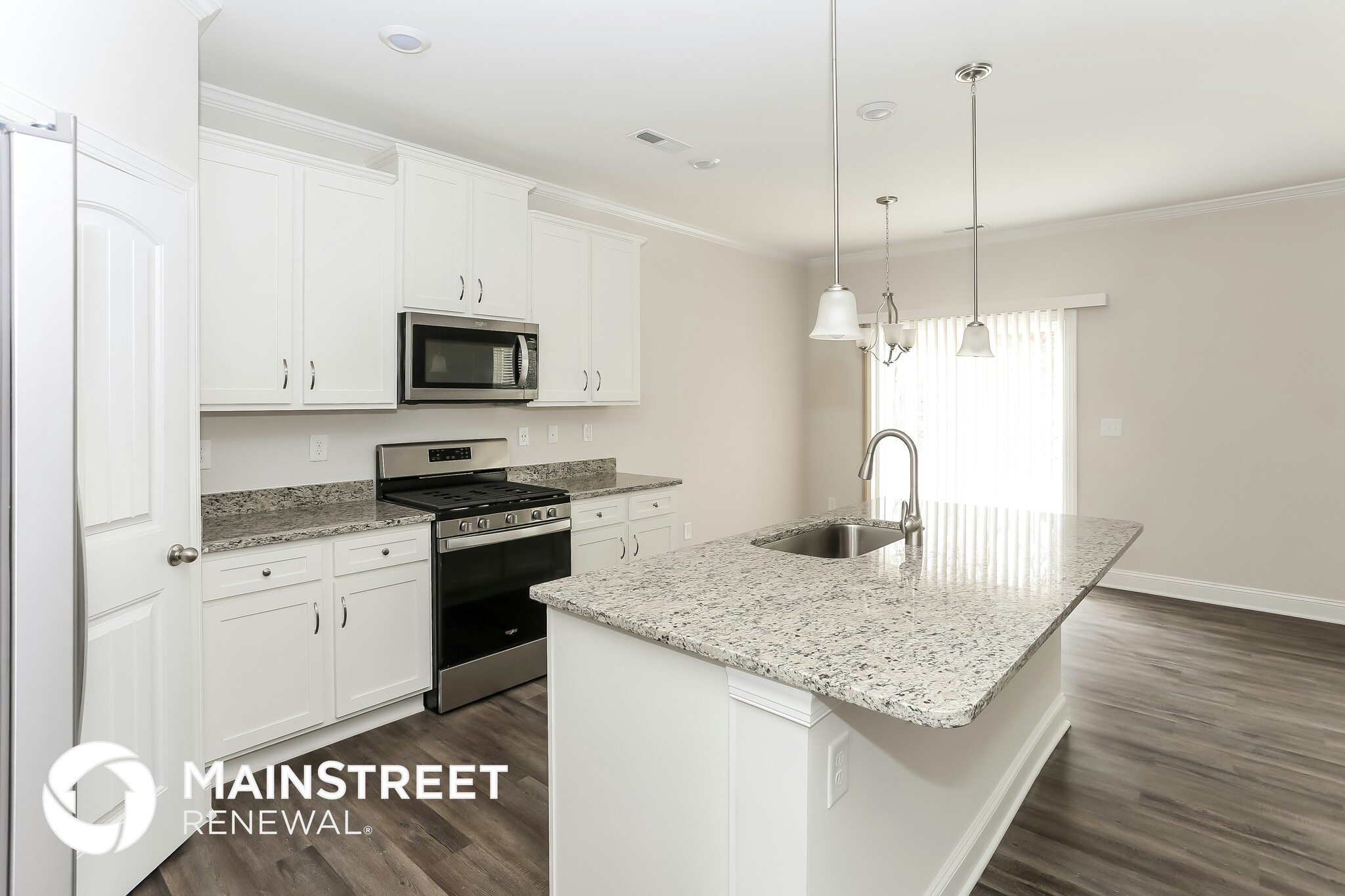 Building Photo - 3900 Allenby Pl