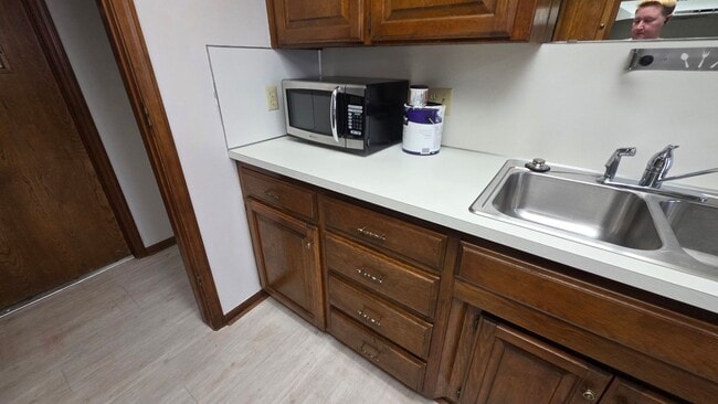 Building Photo - Wonderful 2 Bedroom Duplex In Bethany Ok.  $1250 Per Month!