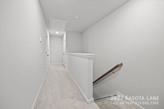 Building Photo - 2427 Kasota Ln