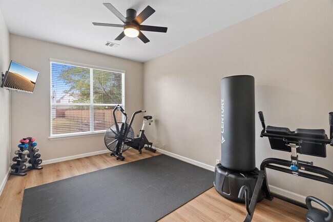 Building Photo - 154 Larch Cove