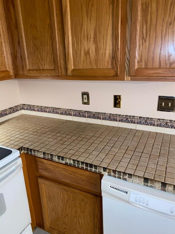 Building Photo - 13715 Richmond Park Dr N