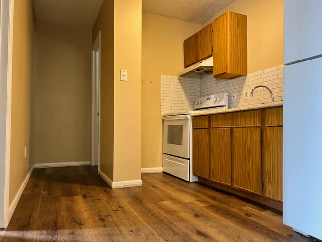 Building Photo - 232-238 Elyria St