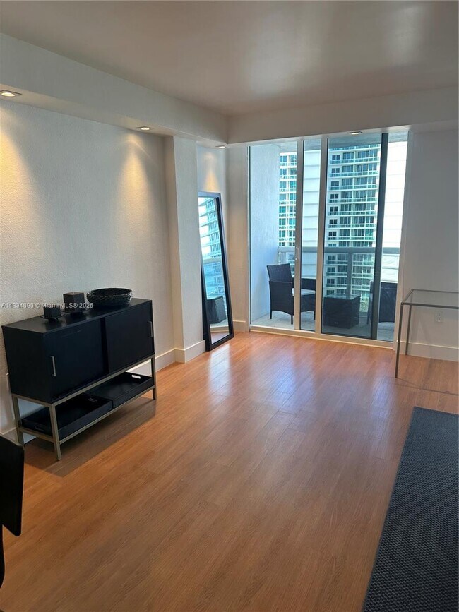 Building Photo - 10275 Collins Ave