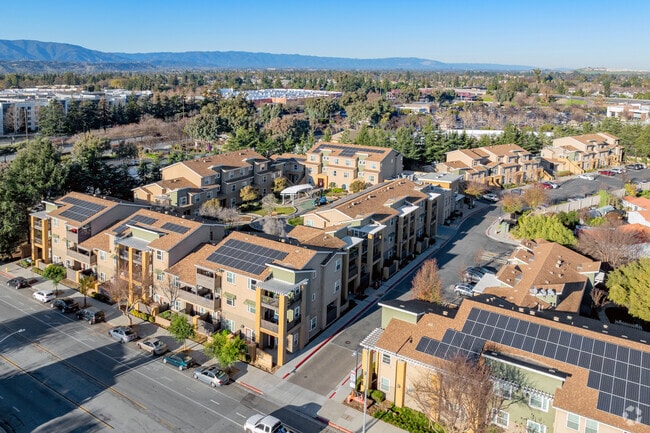 Aerial Photo - Ford Road Plaza