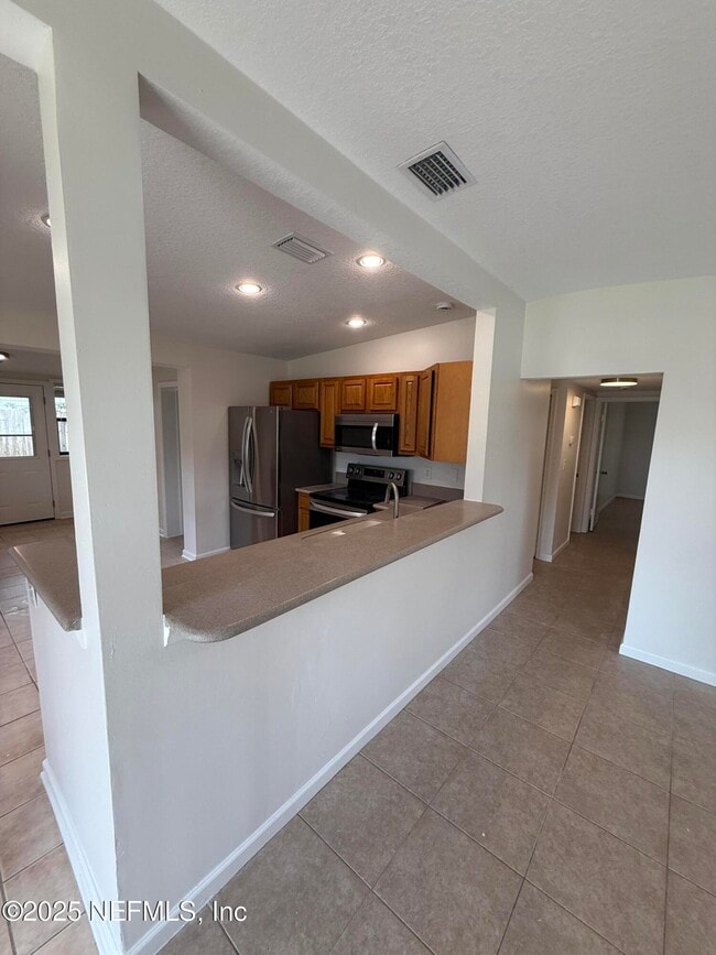 Building Photo - 537 Oleander St