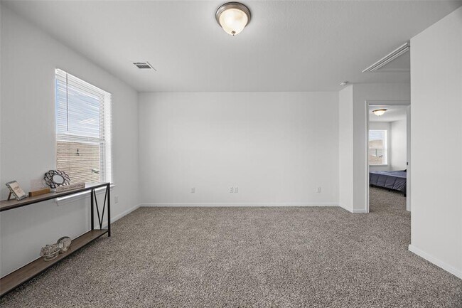 Building Photo - 6915 Tiznow Ln