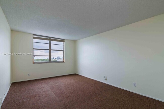 Building Photo - 6770 Indian Creek Dr